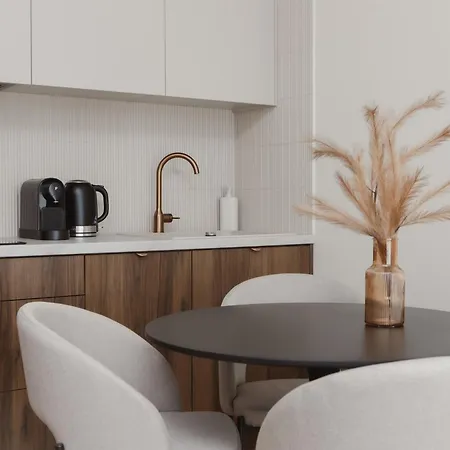 Golden Hour Sauna, Silownia, Parking - - Fair
