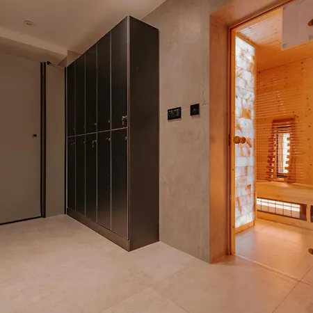 Golden Hour Sauna, Silownia, Parking - - Fair Apartman